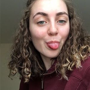 Meet your Posher, Hannah